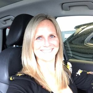 Meet your Posher, Connie